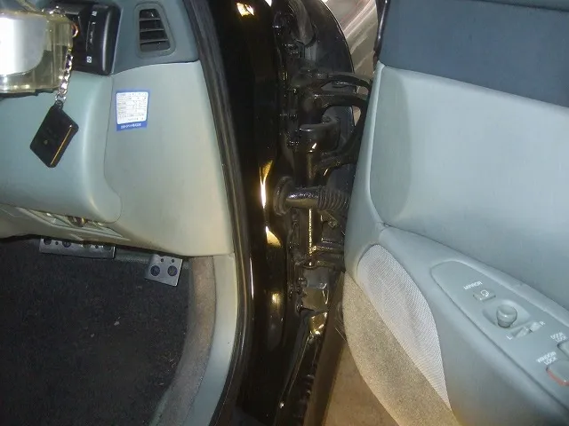 トヨタソアラのドア調整です。